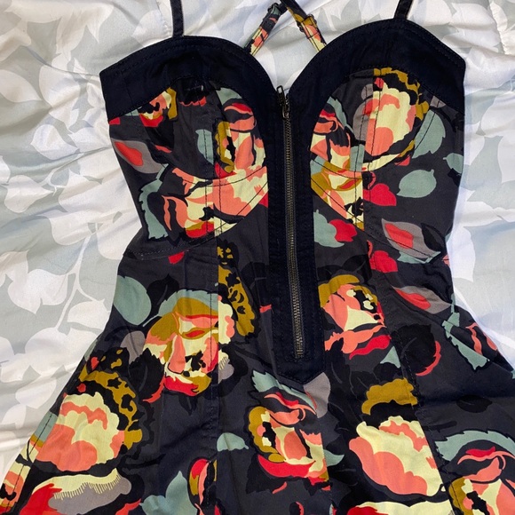 Floral Patterned Dress - Picture 2 of 6